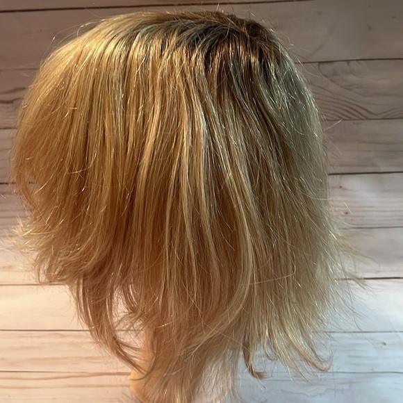 Ombre Blonde flipped Synthetic Wig with Dark Roots Bangs - Picture 6 of 7